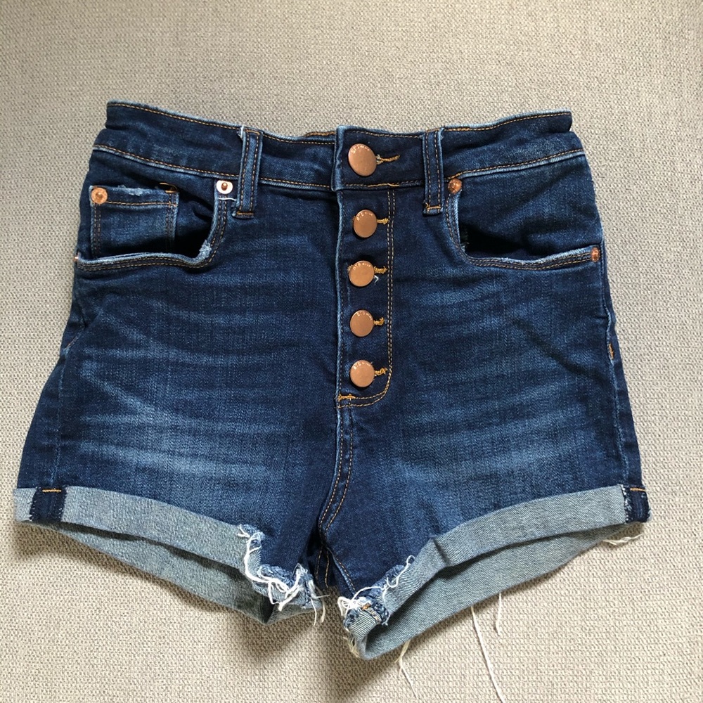 High wasted denim shorts.